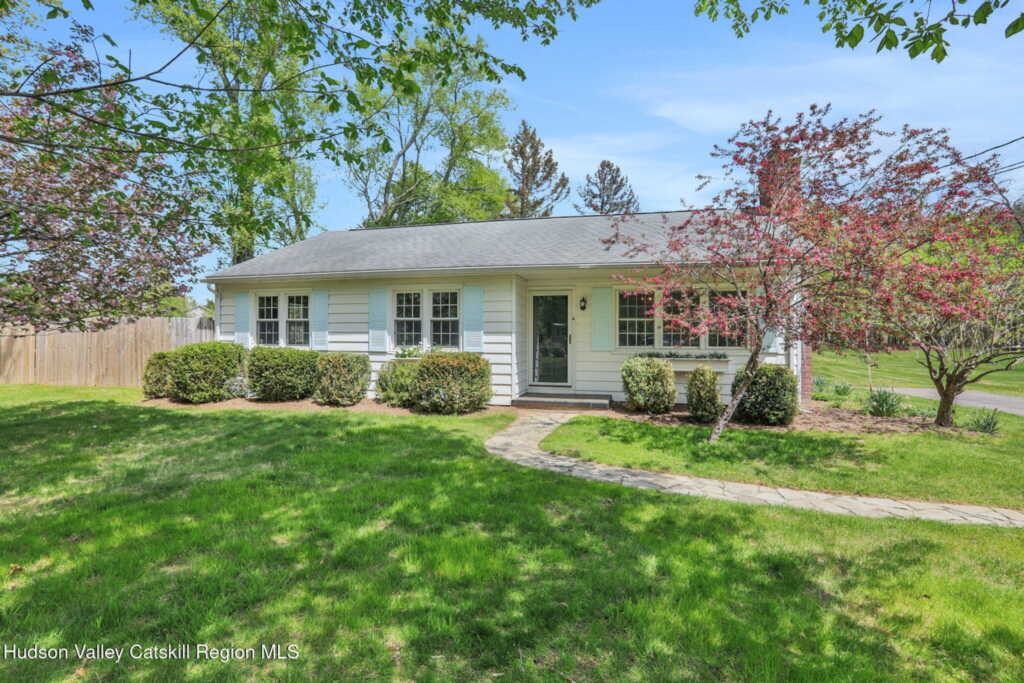 152 Schoonmaker Lane, Stone Ridge, NY 12484 - Photo 2 of 20