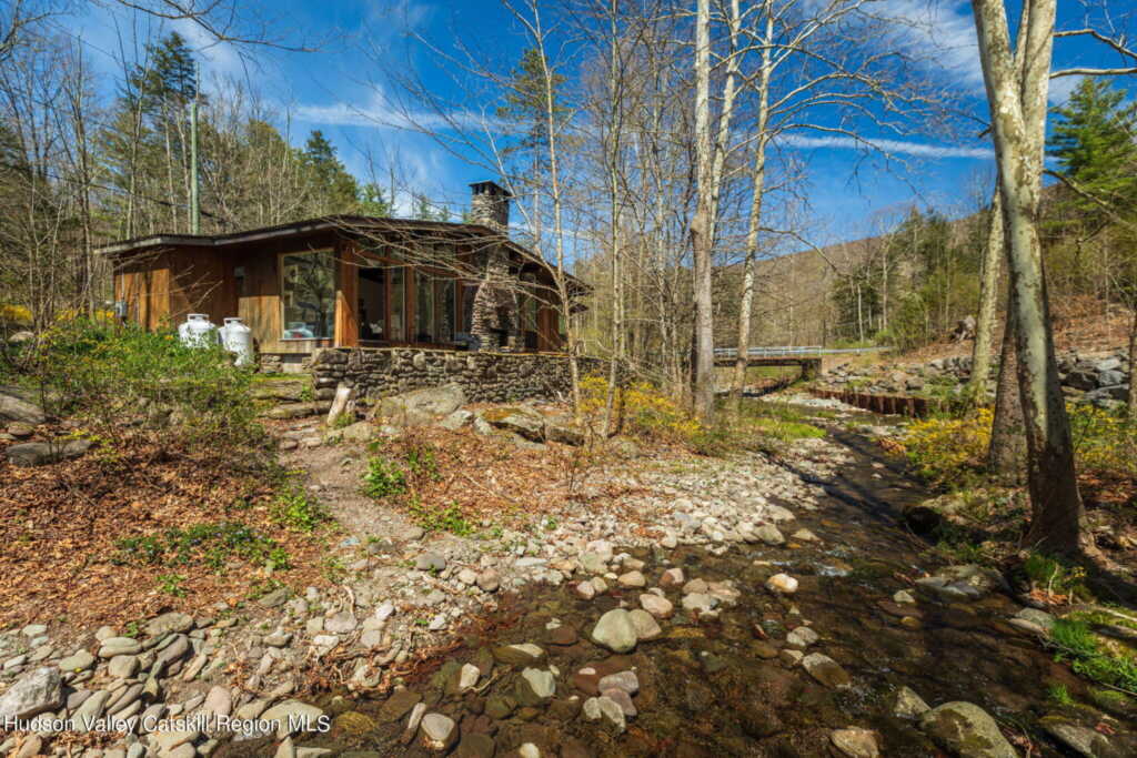 817 Woodland Valley Road, Phoenicia, NY 12464