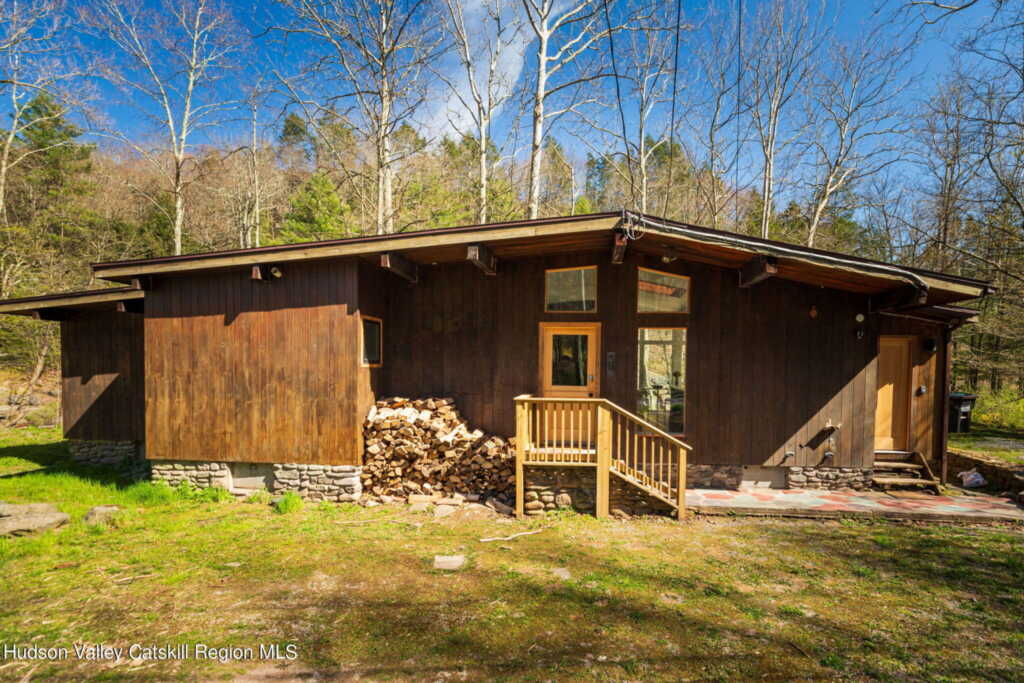 817 Woodland Valley Road, Phoenicia, NY 12464 - Photo 7 of 23