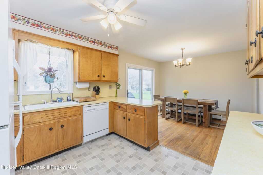 121 Rayna Street, Hurley, NY 12443 - Photo 15 of 41