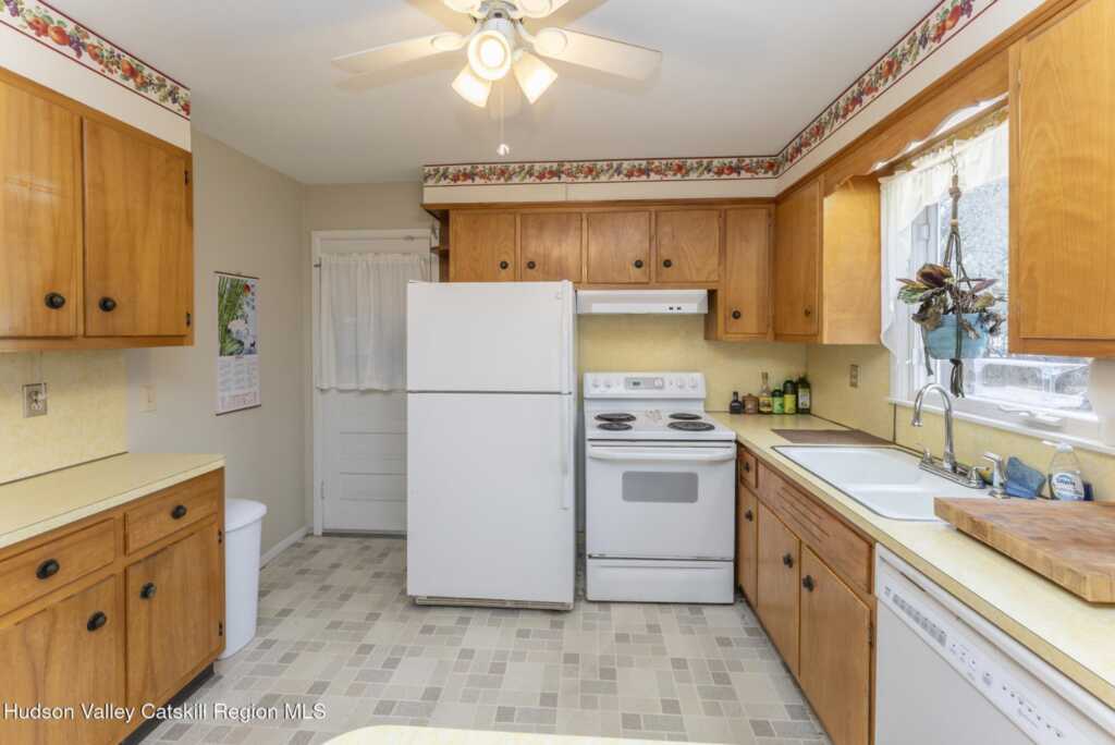 121 Rayna Street, Hurley, NY 12443 - Photo 17 of 41