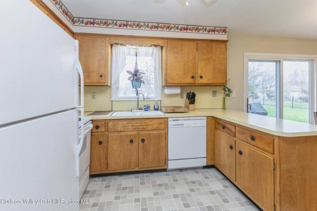121 Rayna Street, Hurley, NY 12443 - Photo 18 of 41