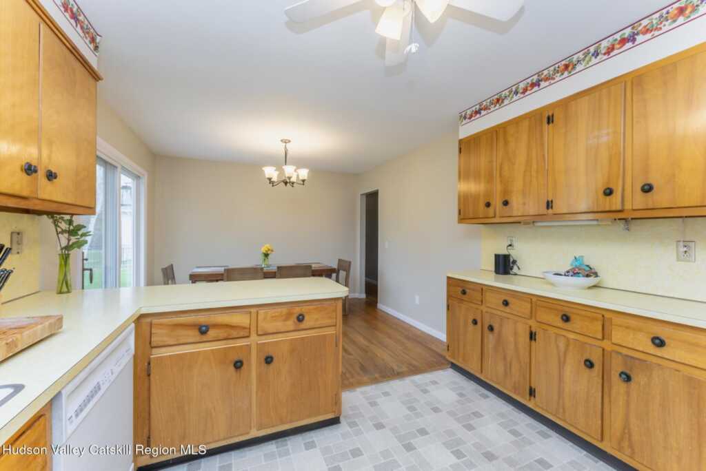 121 Rayna Street, Hurley, NY 12443 - Photo 19 of 41