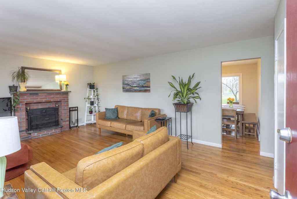 121 Rayna Street, Hurley, NY 12443 - Photo 3 of 41