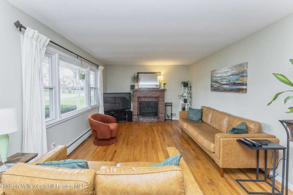 121 Rayna Street, Hurley, NY 12443 - Photo 5 of 41