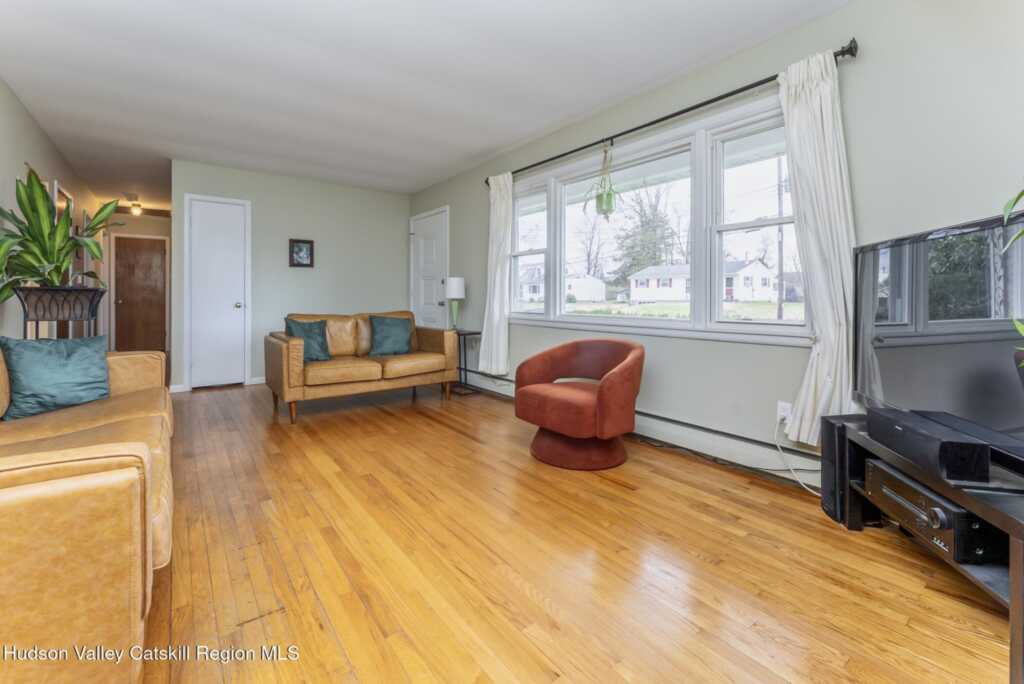 121 Rayna Street, Hurley, NY 12443 - Photo 7 of 41