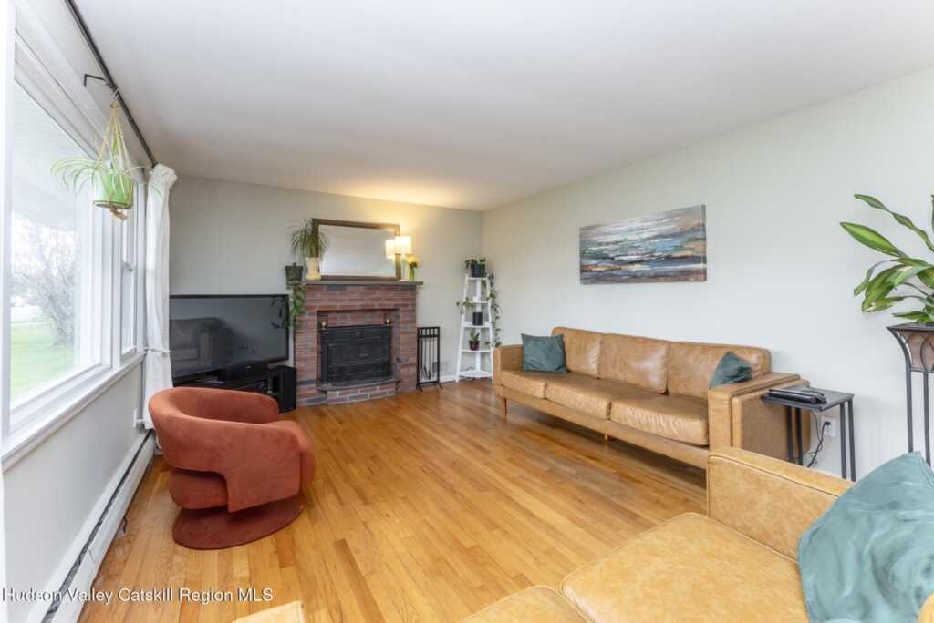 121 Rayna Street, Hurley, NY 12443 - Photo 9 of 41