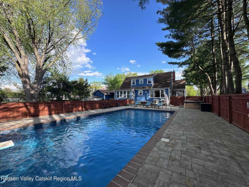 32 Finger Street, Saugerties, NY 12477 - Photo 2 of 31