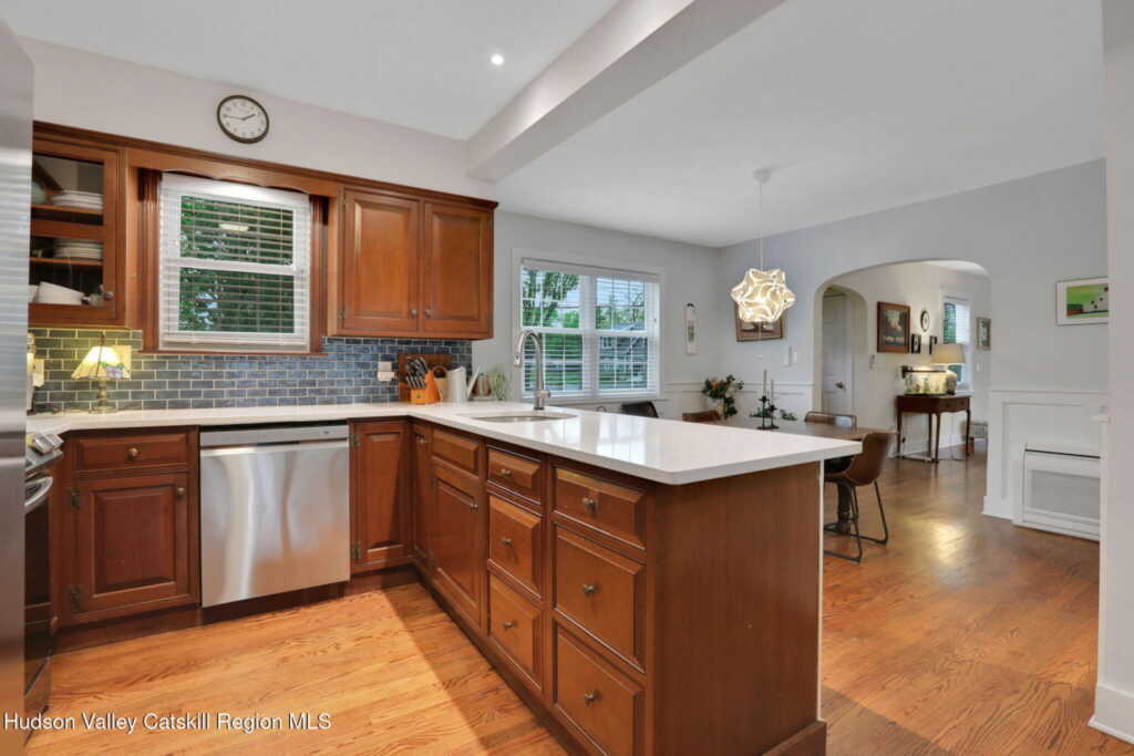 32 Finger Street, Saugerties, NY 12477 - Photo 3 of 31