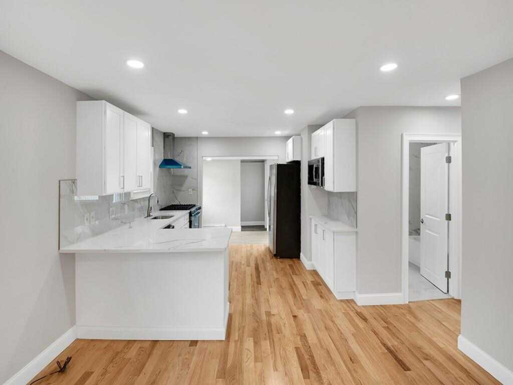 29 Harwich Street, Kingston, NY 12401 - Photo 4 of 37