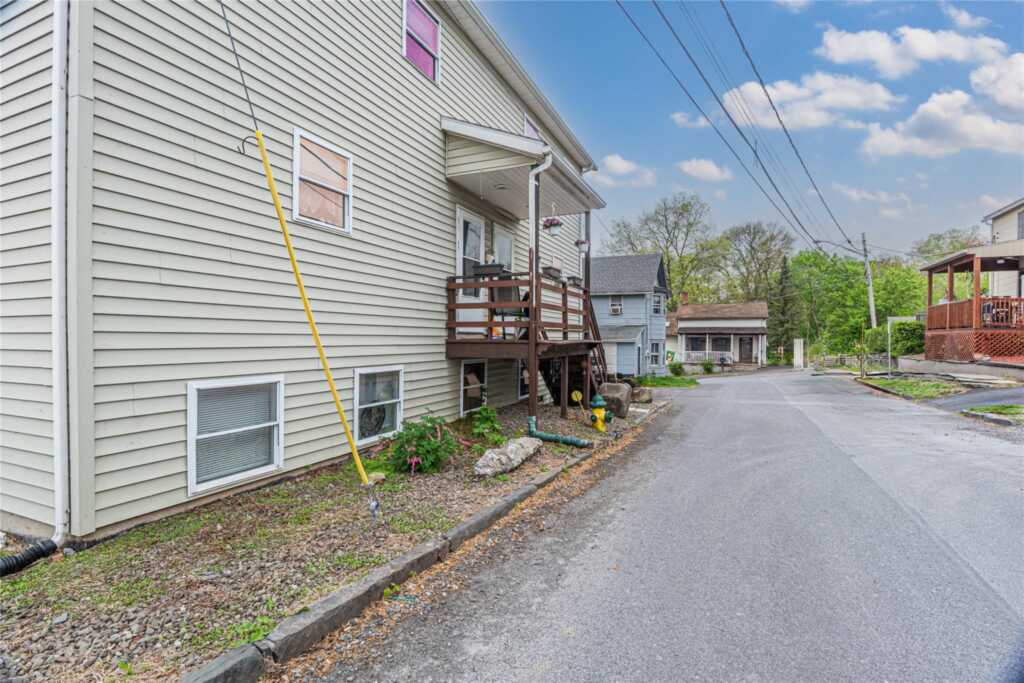 14 Montross Street, Saugerties, NY 12477 - Photo 4 of 27