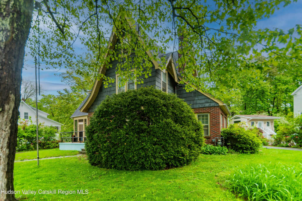 38 Plattekill Avenue Avenue, New Paltz, NY 12561 - Photo 2 of 28