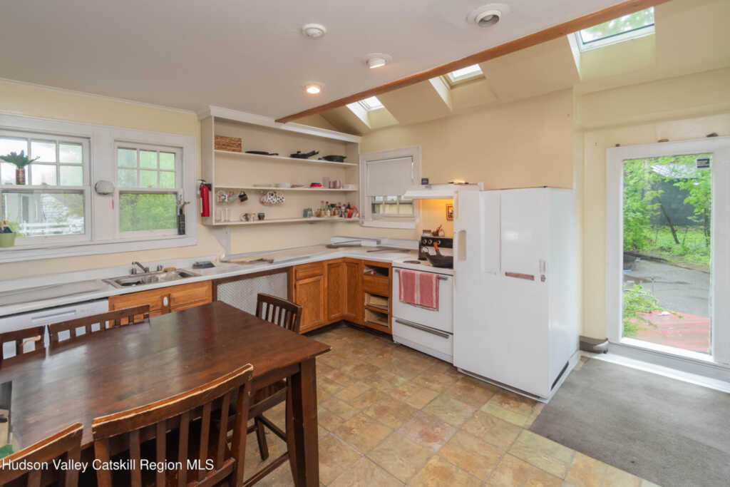 38 Plattekill Avenue Avenue, New Paltz, NY 12561 - Photo 20 of 28