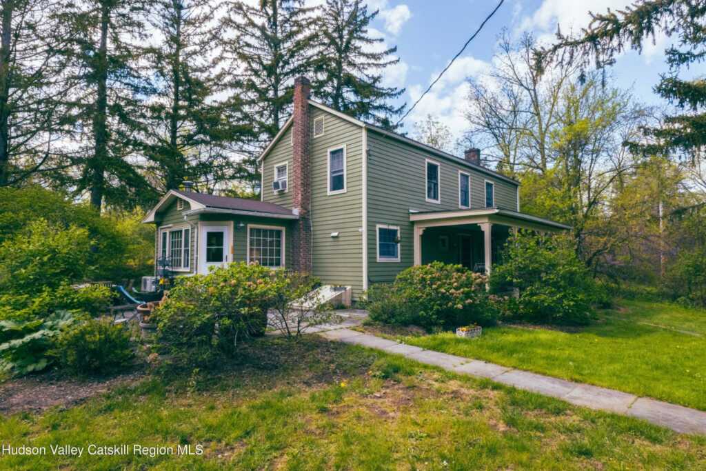 40 Hanzl Lane, Saugerties, NY 12477