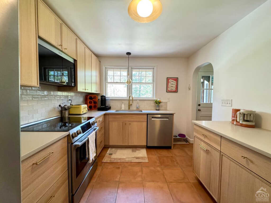 26 Wayside Drive, Hurley, NY 12443 - Photo 18 of 30