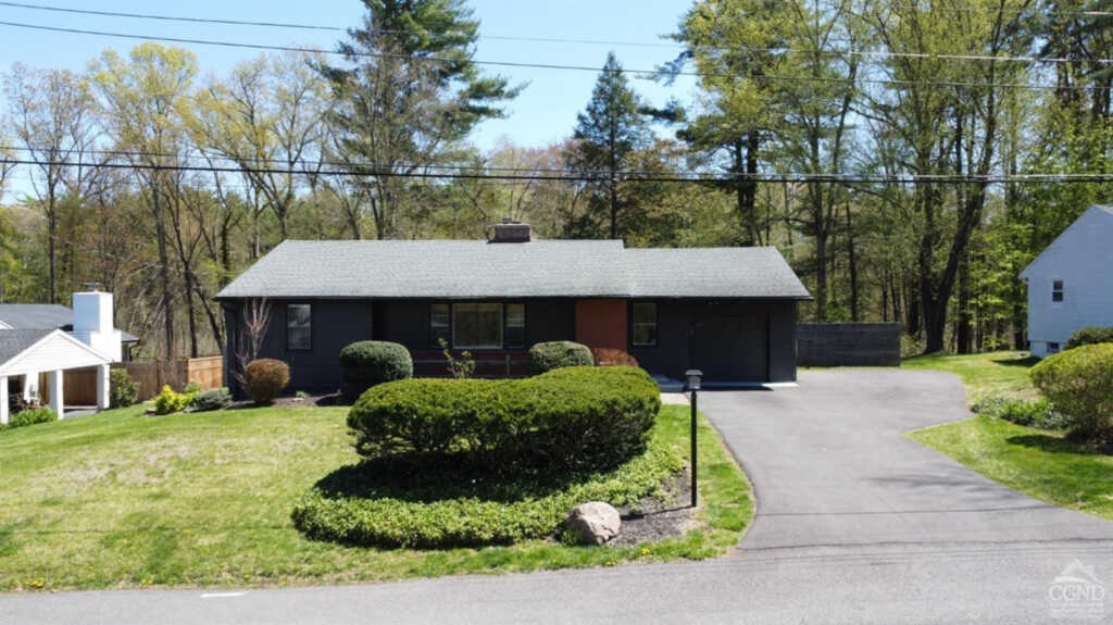 26 Wayside Drive, Hurley, NY 12443 - Photo 2 of 30