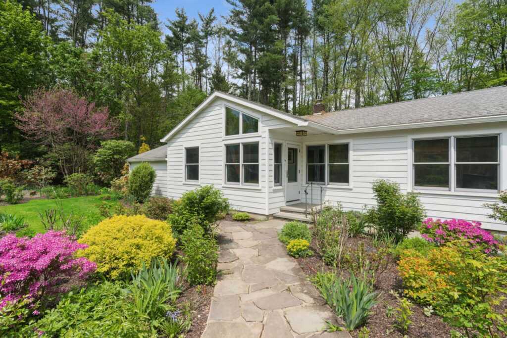 207 Elwyn Drive, Woodstock, NY 12498 - Photo 2 of 29