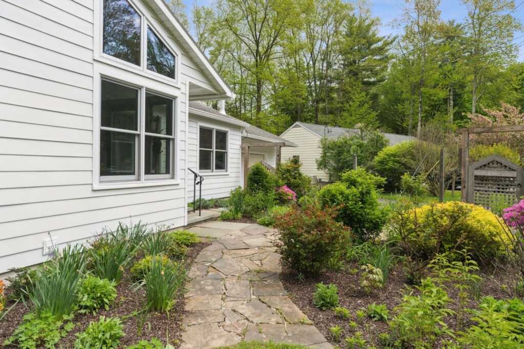 207 Elwyn Drive, Woodstock, NY 12498 - Photo 3 of 29