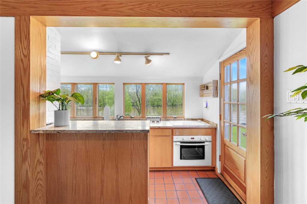 689 Albany Post Road, New Paltz, NY 12561 - Photo 11 of 43