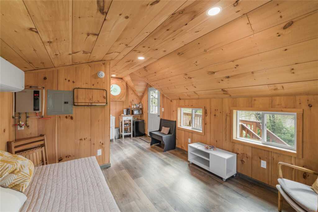 689 Albany Post Road, New Paltz, NY 12561 - Photo 18 of 43