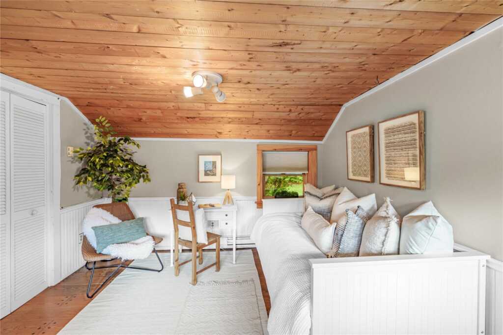 689 Albany Post Road, New Paltz, NY 12561 - Photo 5 of 43