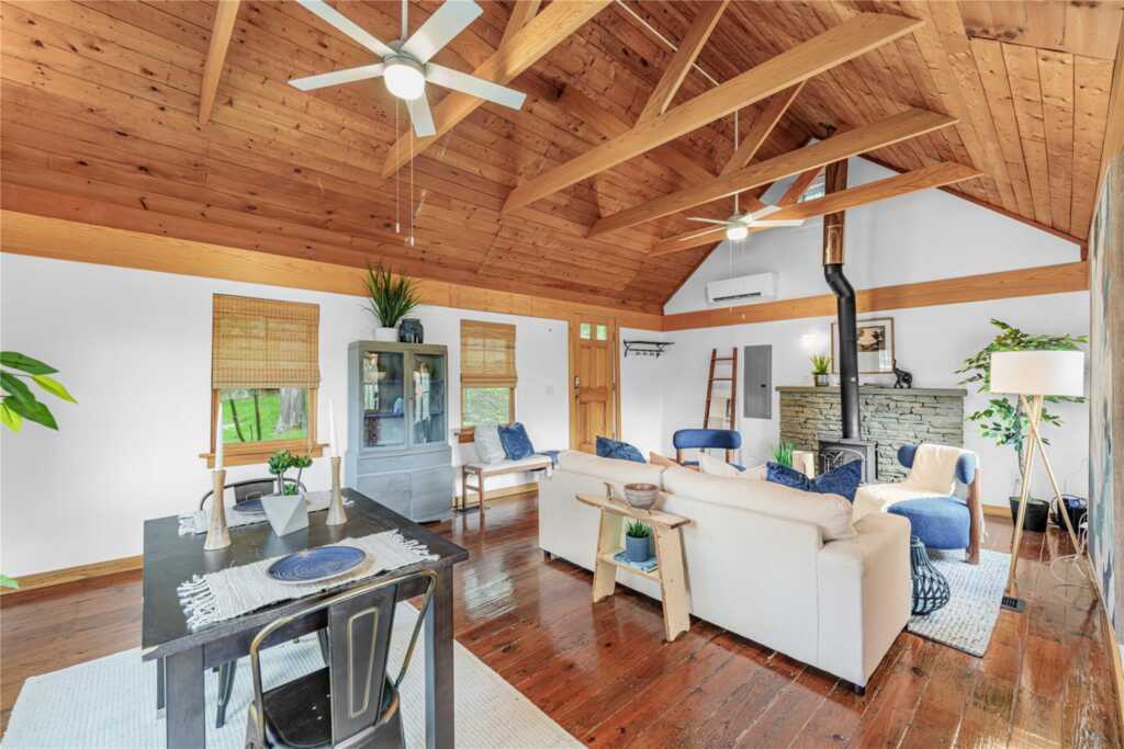 689 Albany Post Road, New Paltz, NY 12561 - Photo 8 of 43