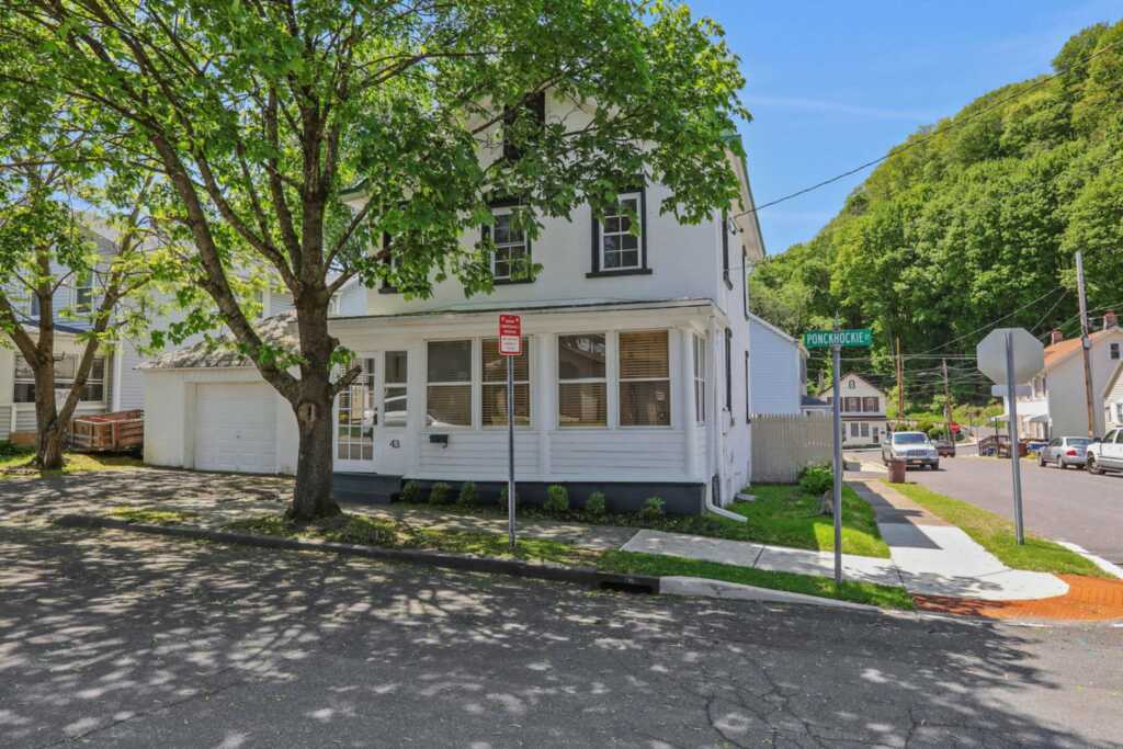 43 Ponckhockie Street, Kingston, NY 12401 - Photo 2 of 26