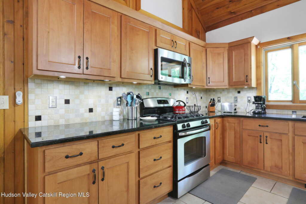 239 Salisbury Turnpike, Rhinebeck, NY 12572 - Photo 11 of 50