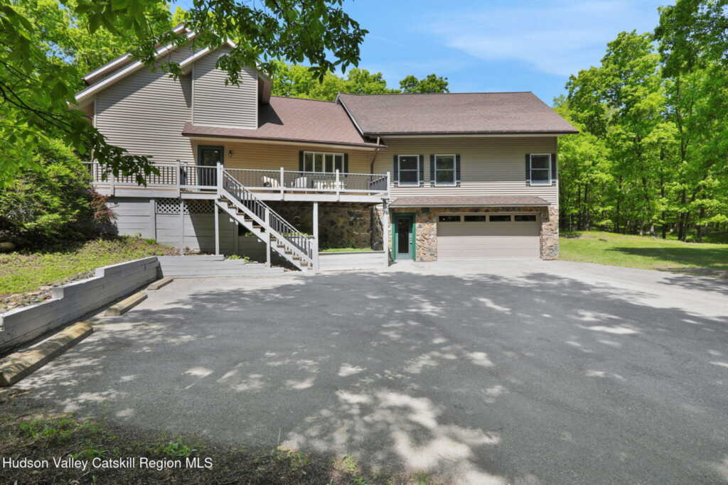 239 Salisbury Turnpike, Rhinebeck, NY 12572 - Photo 2 of 50