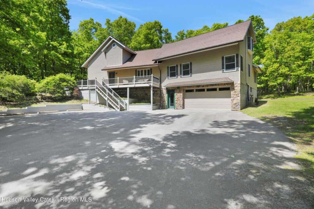 239 Salisbury Turnpike, Rhinebeck, NY 12572 - Photo 3 of 50