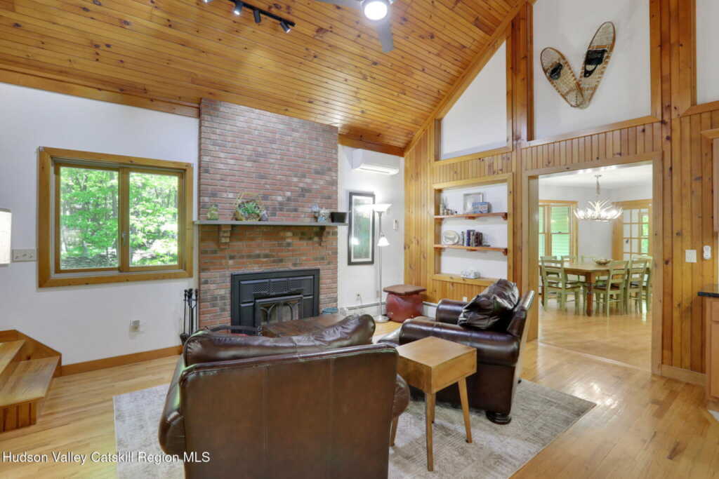 239 Salisbury Turnpike, Rhinebeck, NY 12572 - Photo 4 of 50