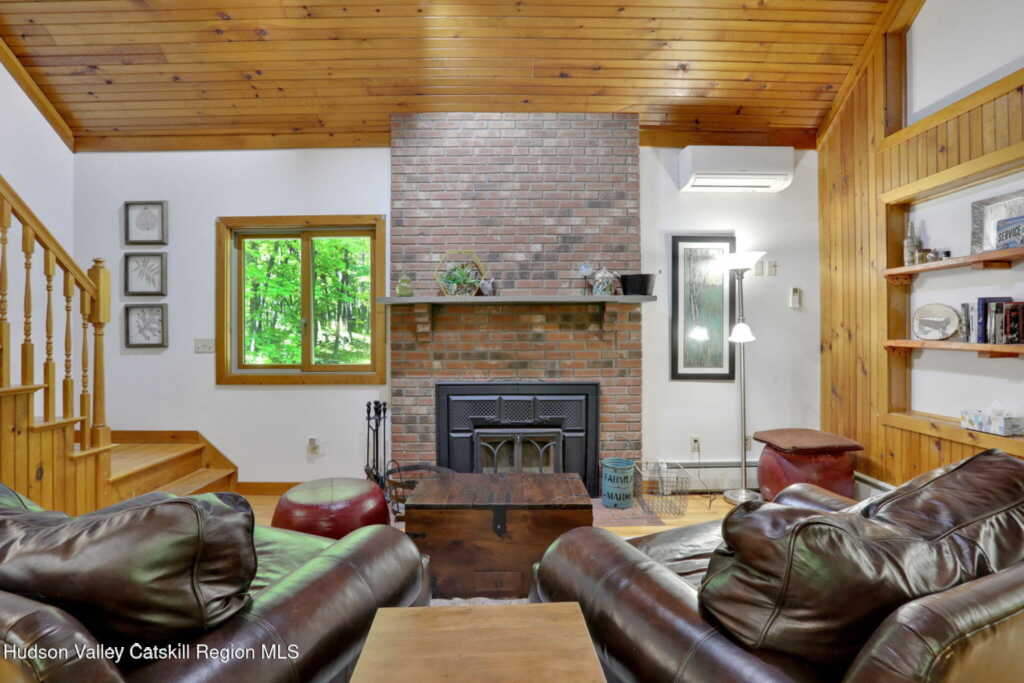 239 Salisbury Turnpike, Rhinebeck, NY 12572 - Photo 5 of 50