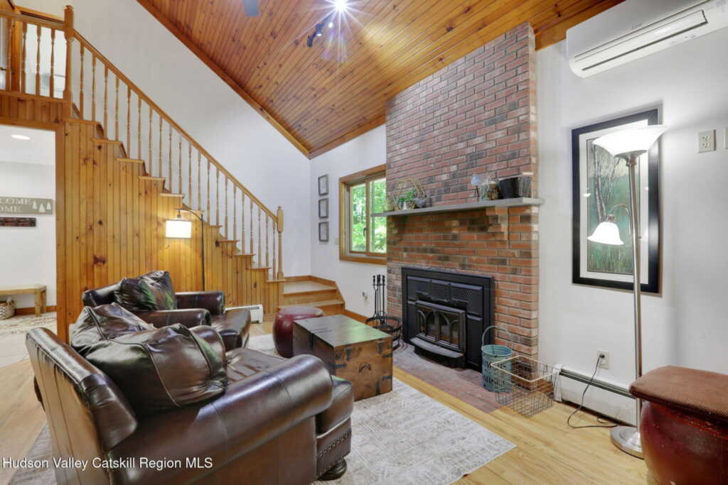 239 Salisbury Turnpike, Rhinebeck, NY 12572 - Photo 6 of 50