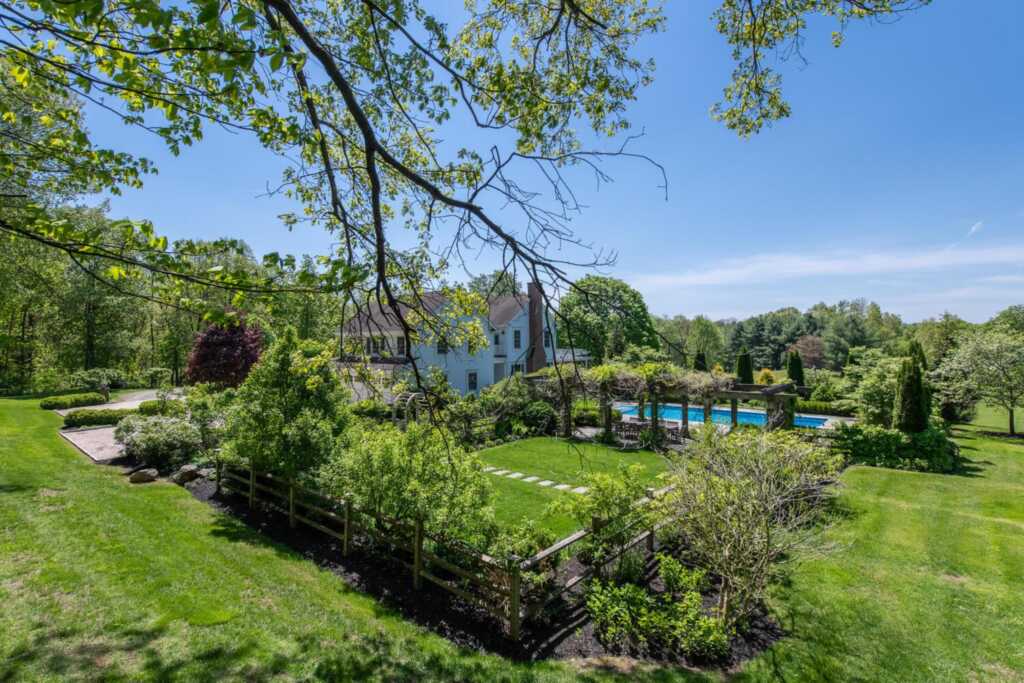 33 Pells Road, Rhinebeck, NY 12572