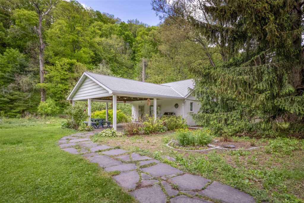 158 Esopus Creek Rd, Saugerties, NY 12477 - Photo 23 of 32