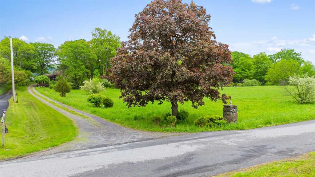 277 Patterson Lane, Saugerties, NY 12490 - Photo 4 of 35