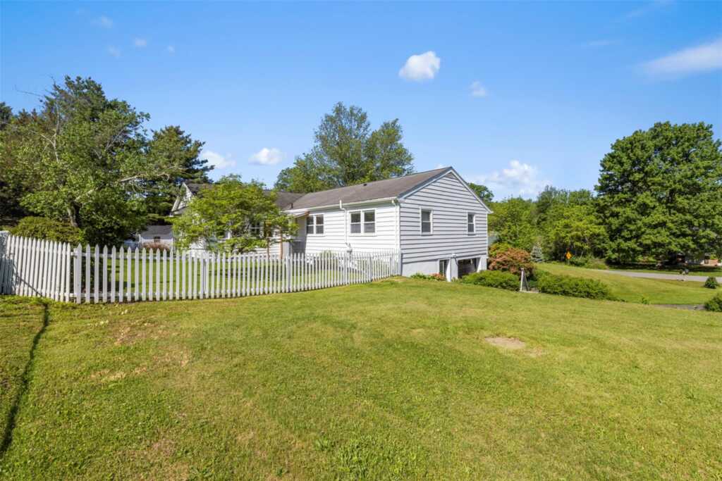 18 Meadow Road, New Paltz, NY 12561 - Photo 33 of 44