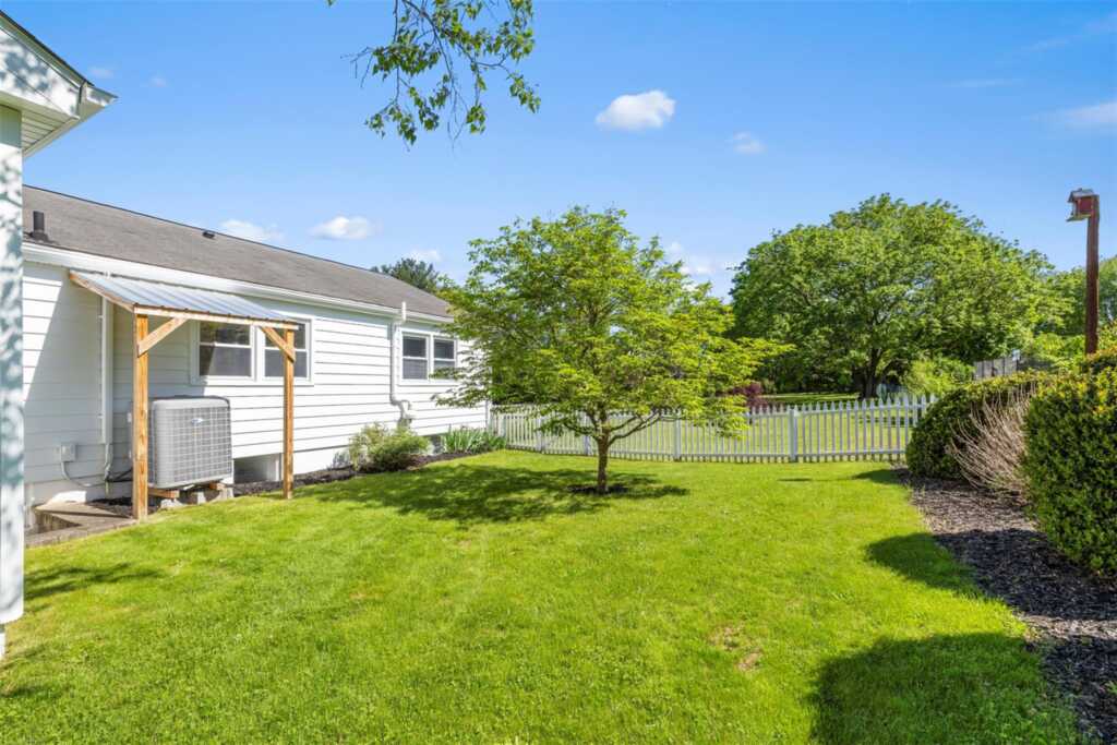18 Meadow Road, New Paltz, NY 12561 - Photo 39 of 44