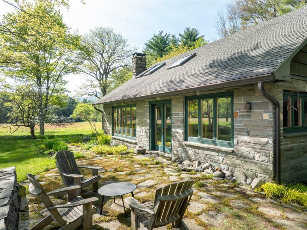 11 Louie Way, Woodstock, NY 12498 - Photo 2 of 39