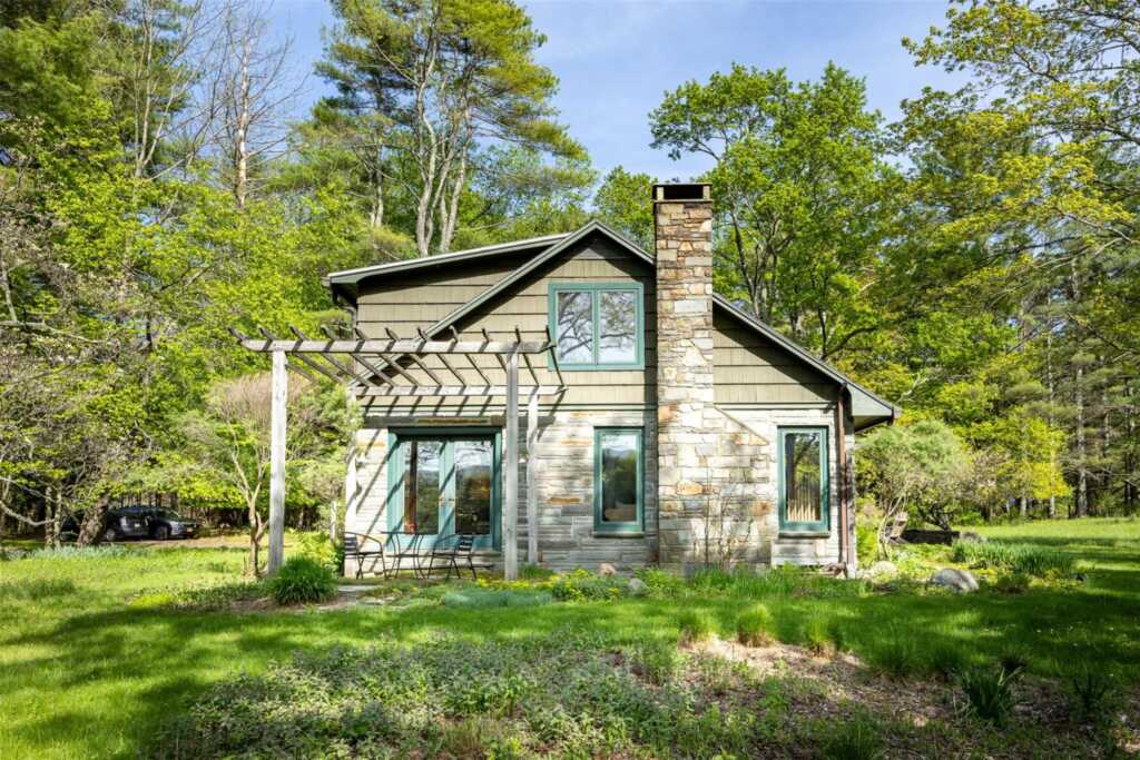11 Louie Way, Woodstock, NY 12498 - Photo 3 of 39
