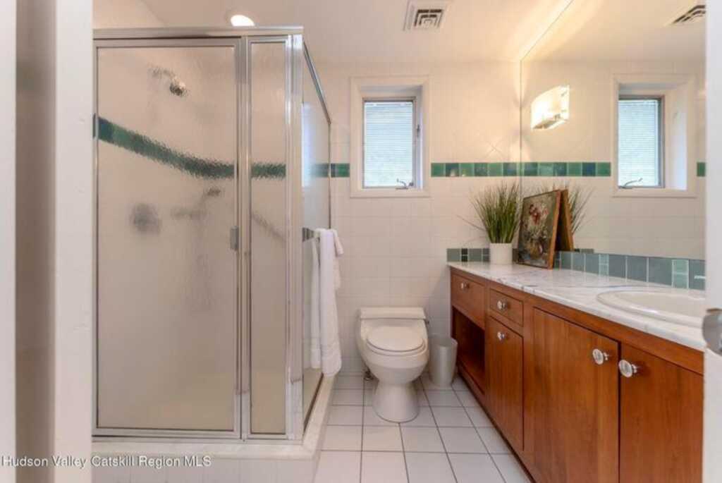 276 Pearl Street, Kingston, NY 12401 - Photo 33 of 47