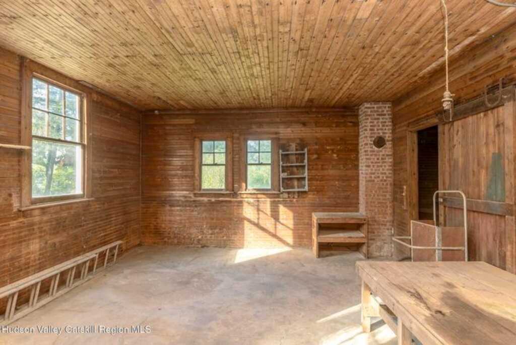 276 Pearl Street, Kingston, NY 12401 - Photo 44 of 47