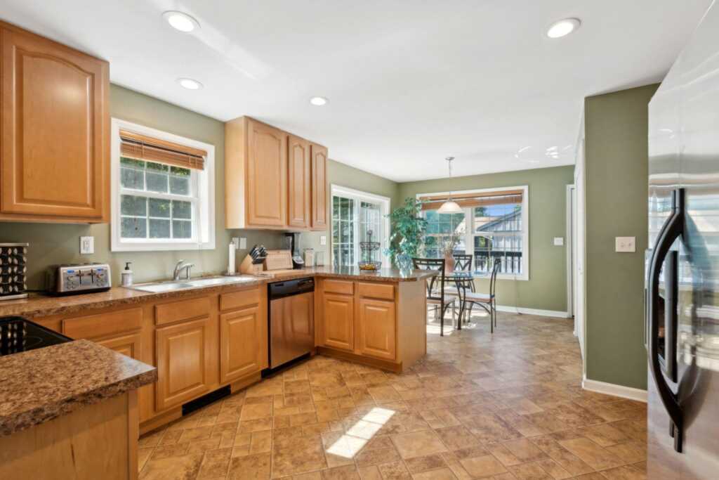 19 Edgewood Drive, Saugerties, NY 12477 - Photo 6 of 29