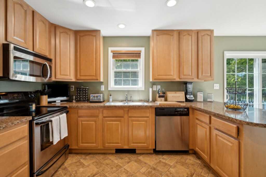 19 Edgewood Drive, Saugerties, NY 12477 - Photo 8 of 29