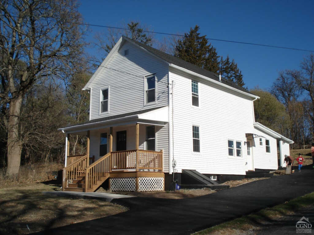 25 Old Route 9w, Saugerties, NY 12477