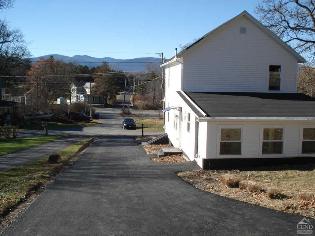 25 Old Route 9w, Saugerties, NY 12477 - Photo 5 of 24