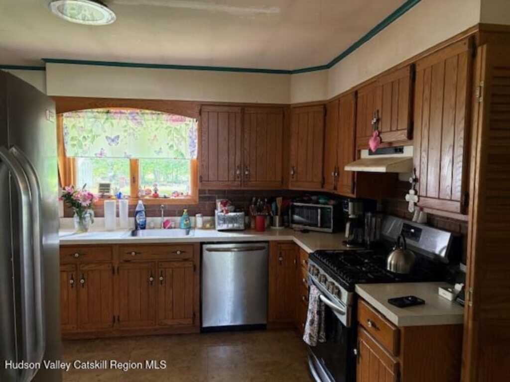 36 Blue Mountain Manor, Saugerties, NY 12477 - Photo 9 of 19