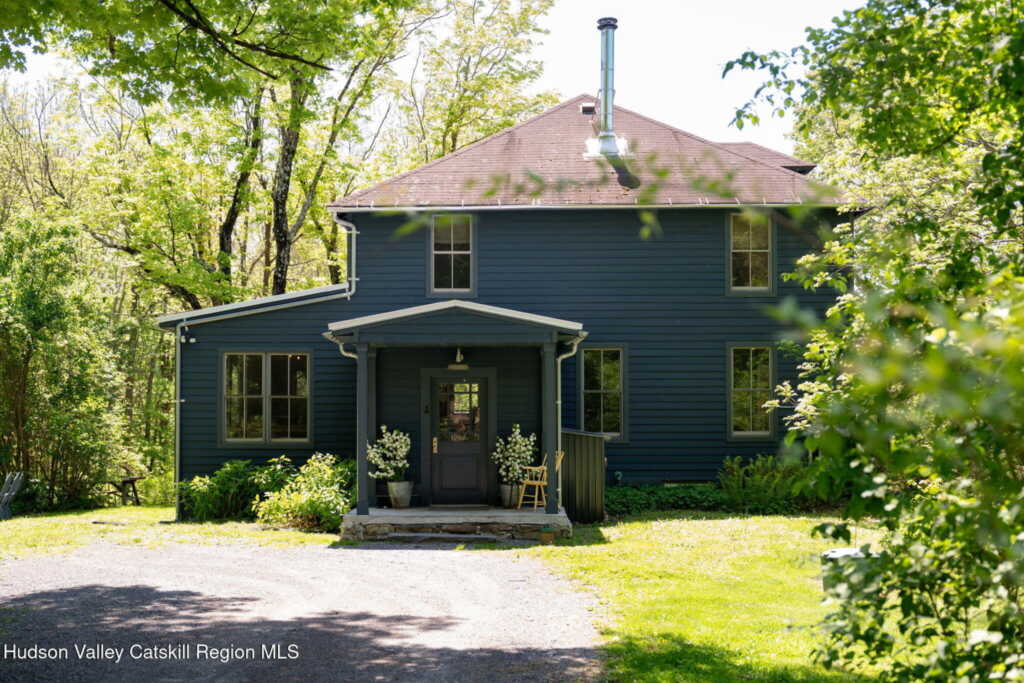 60 Middle Road, Rhinebeck, NY 12572