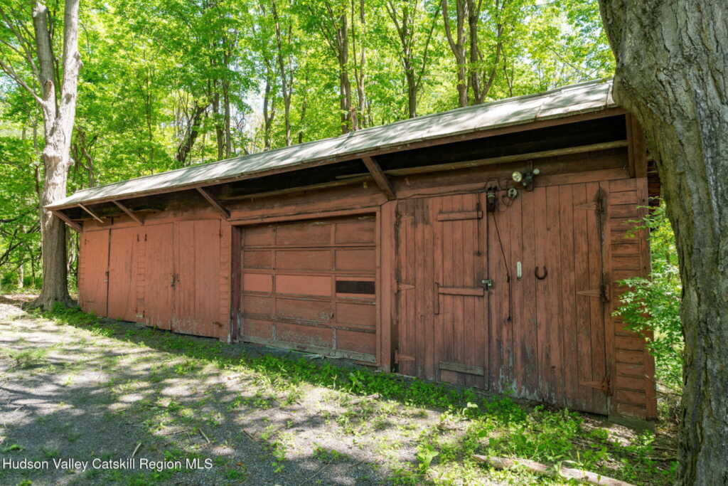 60 Middle Road, Rhinebeck, NY 12572 - Photo 33 of 36