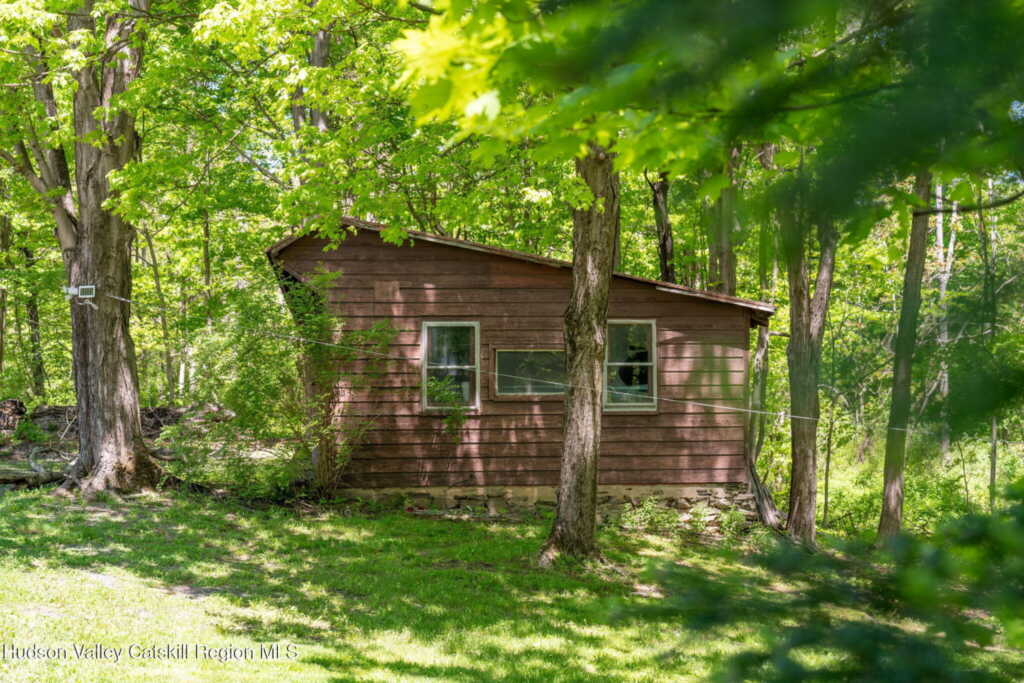 60 Middle Road, Rhinebeck, NY 12572 - Photo 34 of 36